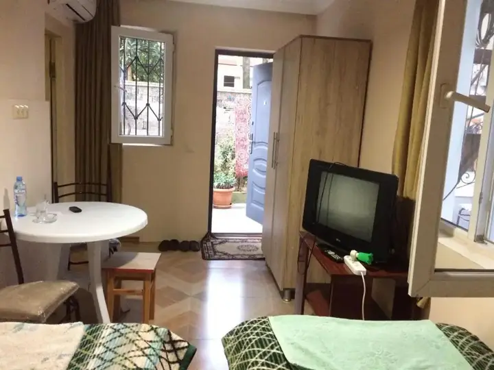 Батуми: Batumi Guesthouse 28a