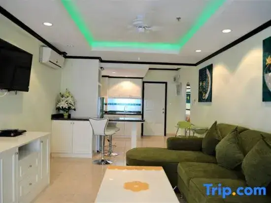 Паттайя: Jomtien Beach Condominium A2 With Stylish European Style Kitchen