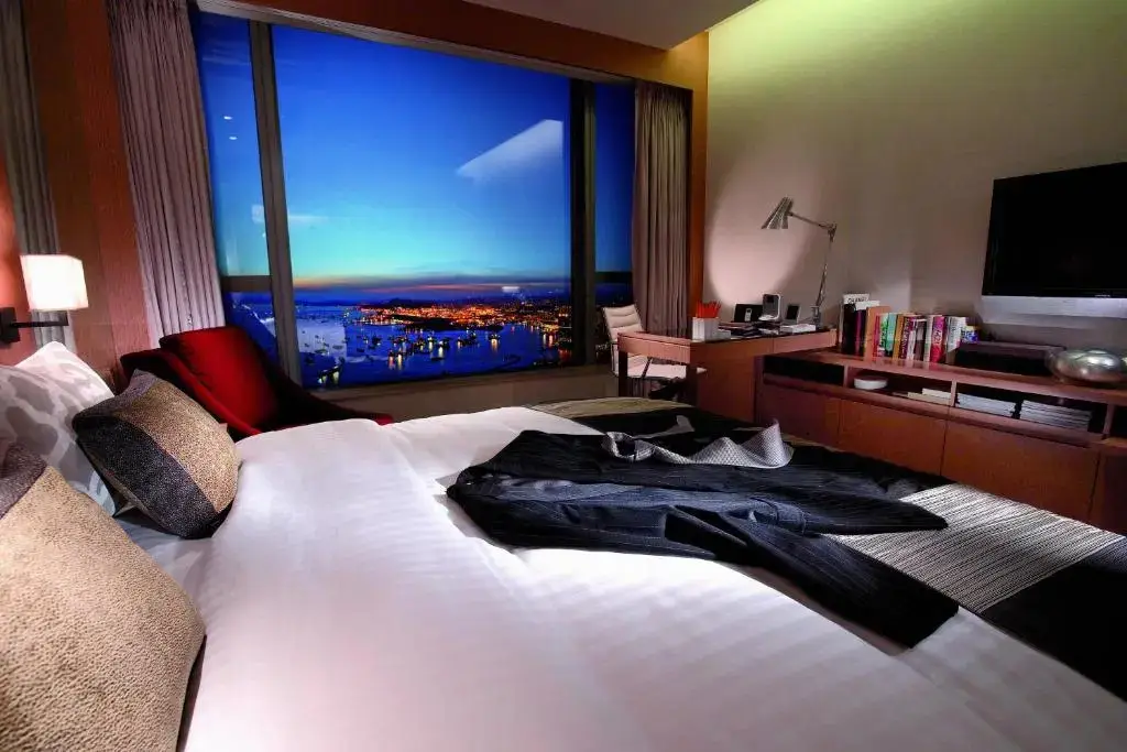 Гонконг: The HarbourView Place @ the ICC megalopolis