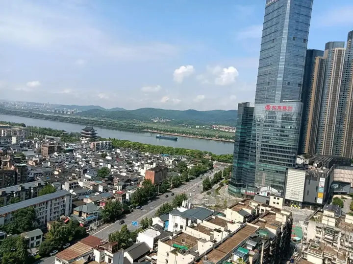 Чанша: Changsha Post-90 Theme Hotel (Wuyi Square IFS International Financial Center)