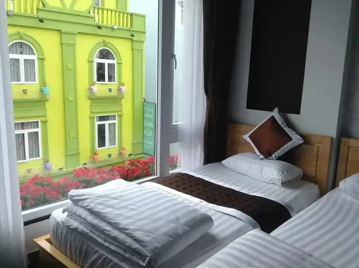 Далат: Mr Rot's Secret Hotel