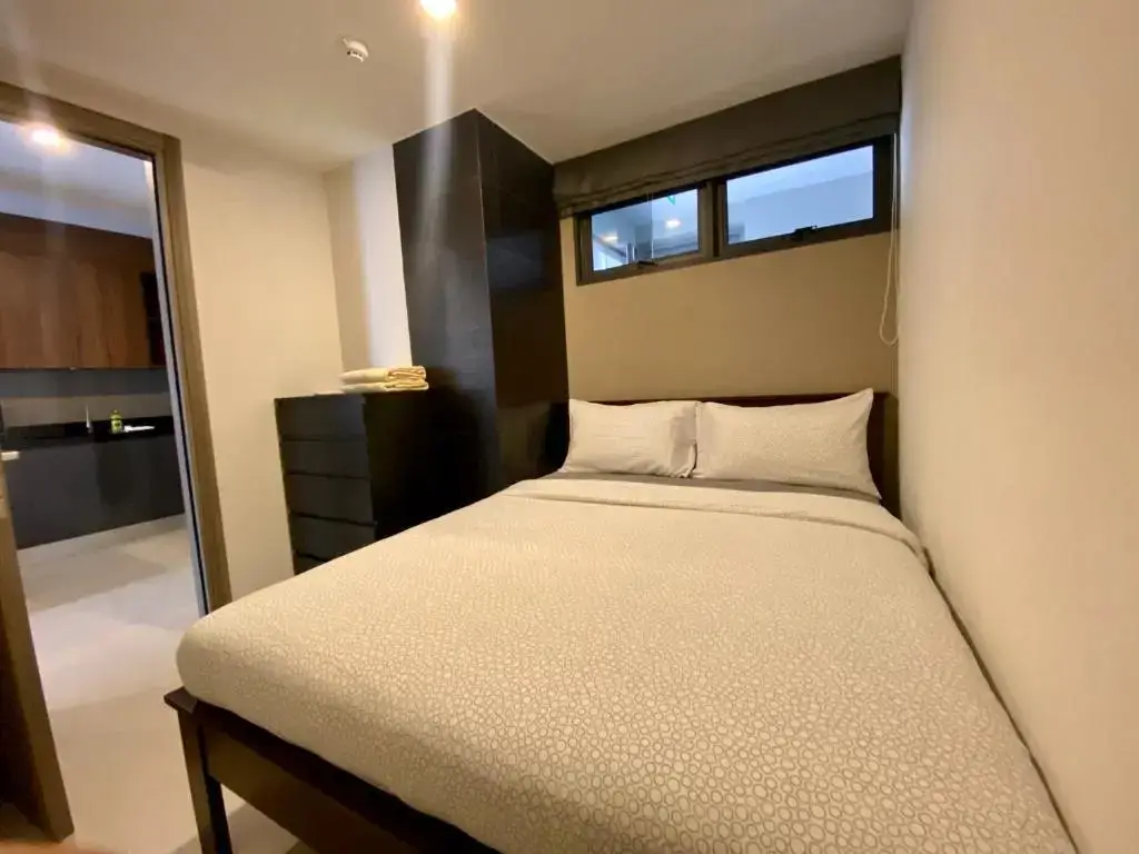 Escape Condominiums Beachfront Suites - Mae Phim — фото 1