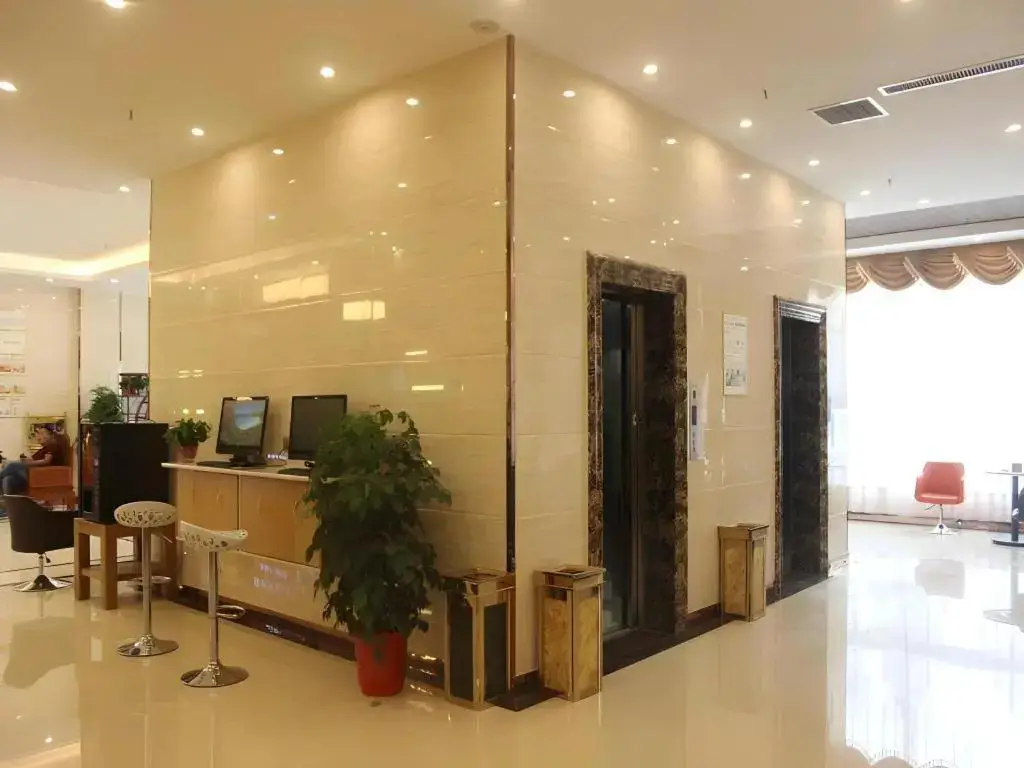 Хецзе: GreenTree Inn Shandong Heze Caoxian Zhuangzhai Town Oriental Times City Business Hotel