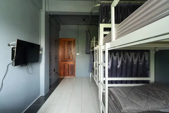 Бангкок: B168 Bed And More Hostel