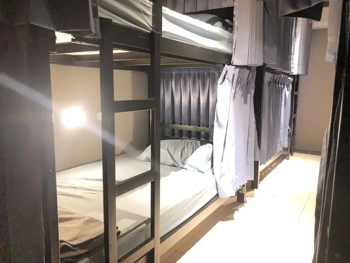 Бангкок: B168 Bed And More Hostel