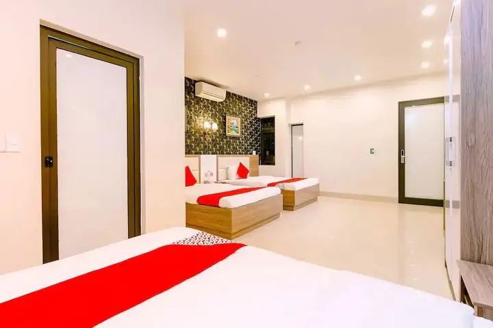 Халонг: Dai Viet Hotel by OYO Rooms