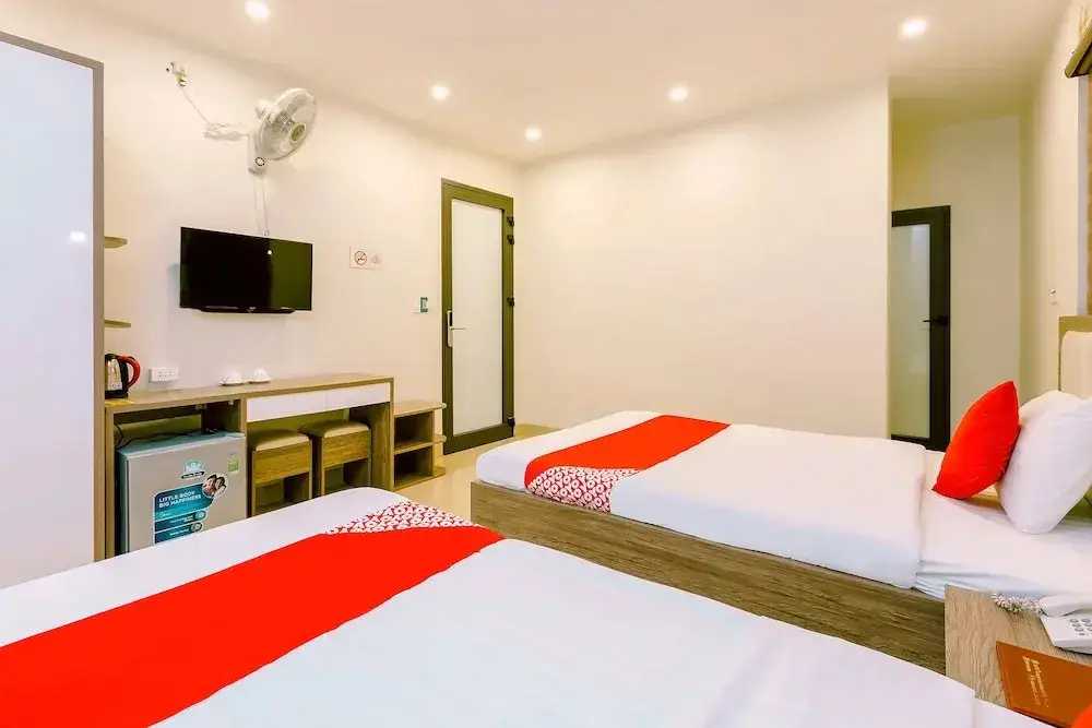 Халонг: Dai Viet Hotel by OYO Rooms
