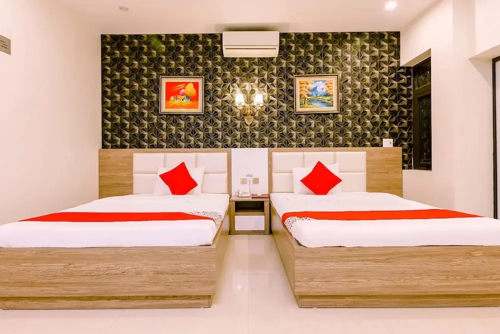 Халонг: Dai Viet Hotel by OYO Rooms