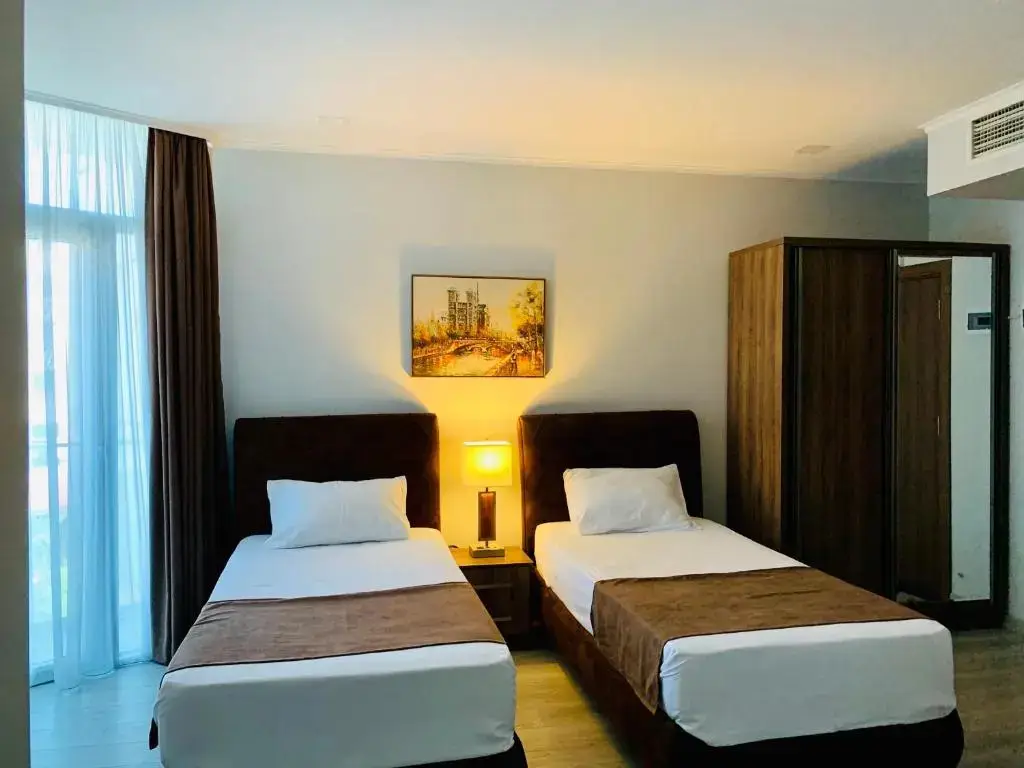 Батуми: Tsereteli Palace Hotel