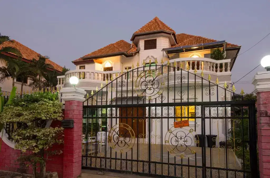 Паттайя: Ratana Villa - Pattaya Holiday House Walking Street 7 Bedrooms