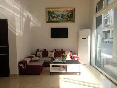 Халонг: NHà NGHỉ E10