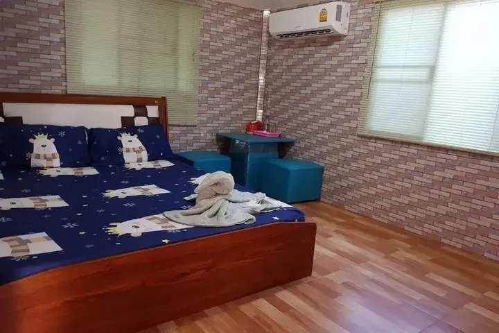 Тха-Май-Руак: OYO 75352 Hotel Family House And Resort Phetchaburi