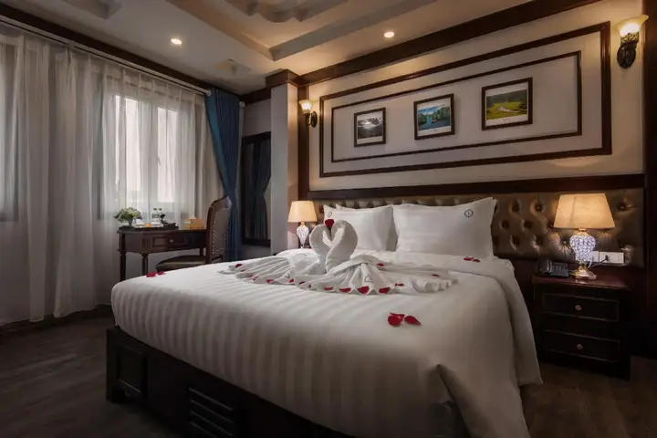 Ханой: Madelise Central Hotel & Travel
