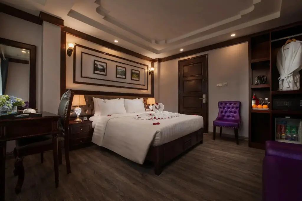 Ханой: Madelise Central Hotel & Travel