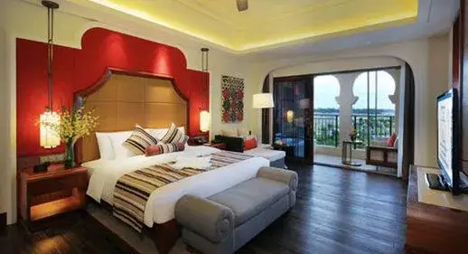 Ухань: Wyndham Grand Plaza Royale Hainan Longmu