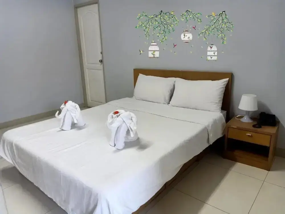 Бангкок: Ruamsab Apartment 1