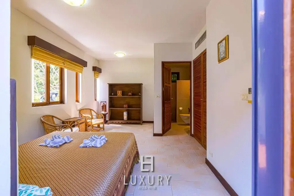 Bali Style Mansion in Great Location WL2 — фото 1