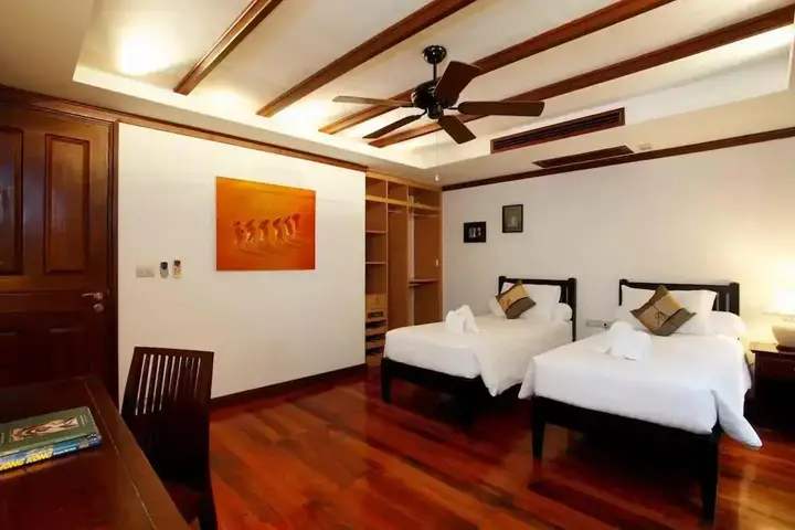 Кату: Villa Suriya B2