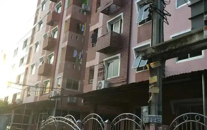 Бангкок: Baan Daratorn Soi 53 Yeak 4