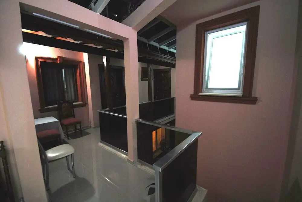 Айвалык: Sualti Otel