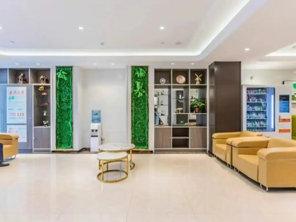 Цзинань: Vienna 3 Best Hotel (Jinan West Railway Station Medical Center)