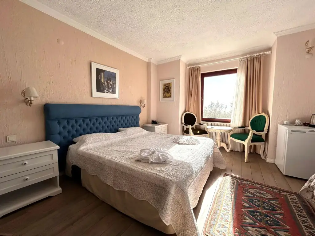 Эдремит: Aeneas Hotel