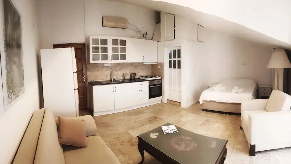 Каш: Akka Aparts