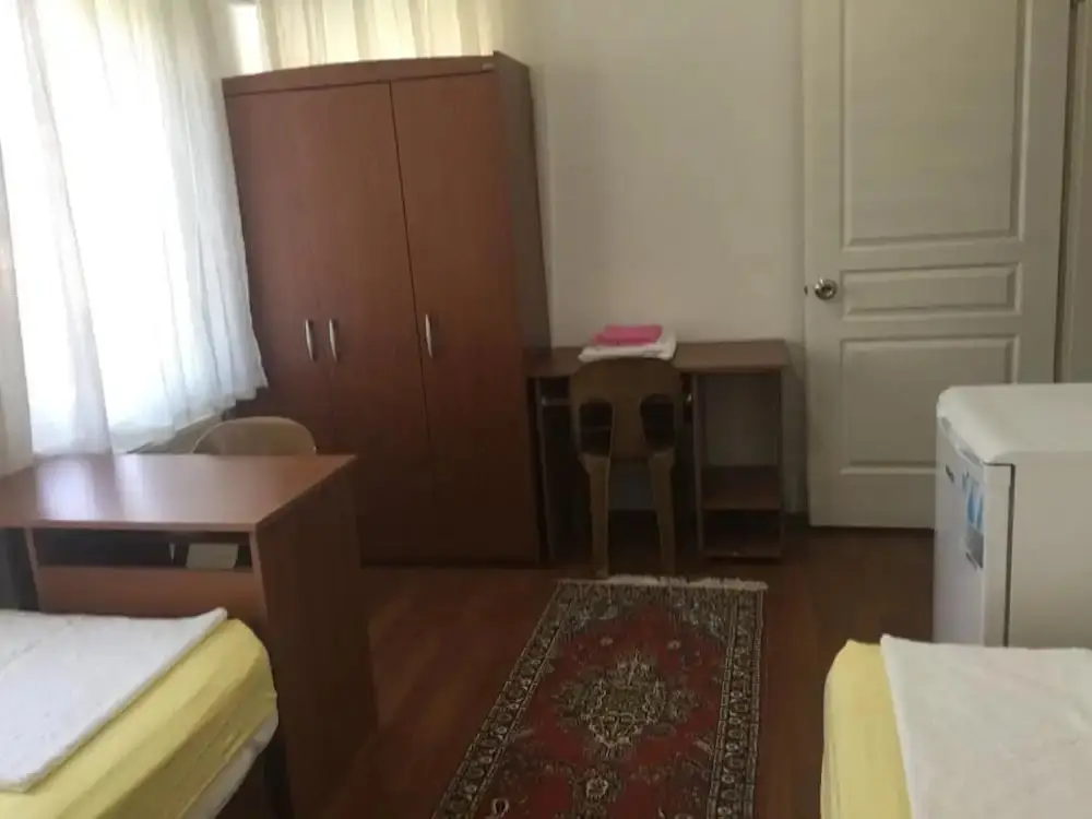 Ула: Ugurevler Apart