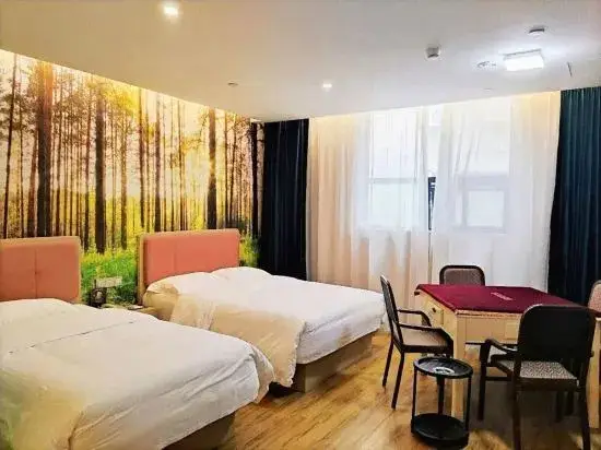 Ухань: LUCK 7 Hotel (Yellow Crane Tower Shouyi Road Subway Station)
