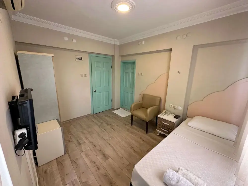 Кушадасы: Hikmethan Otel