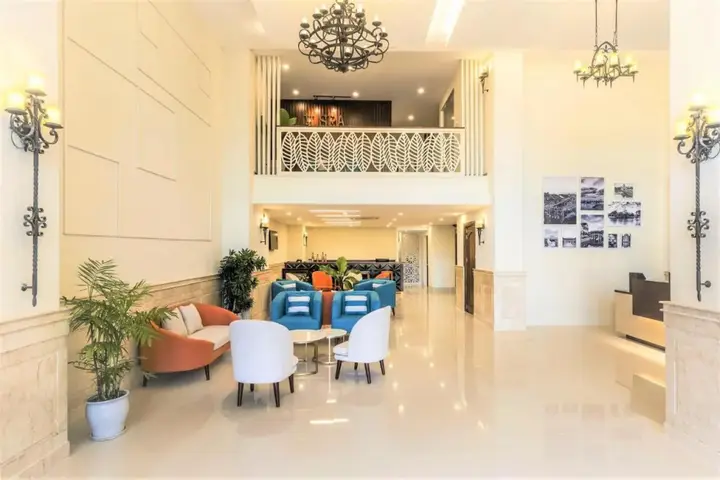 Дананг: IBIZA Riverfront Da Nang Hotel