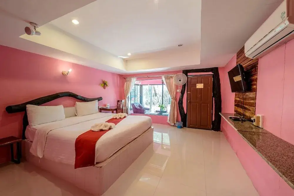 Сатуэк: Moonriver Resort