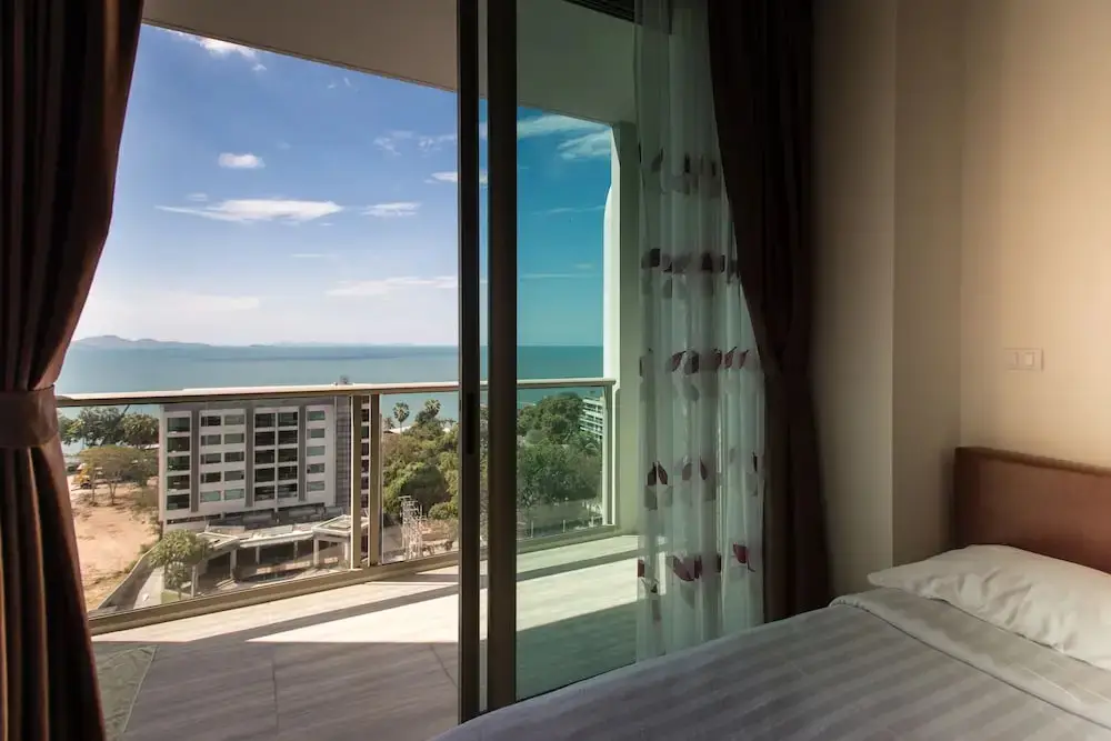 Паттайя: Riviera Wongamat by GrandisVillas