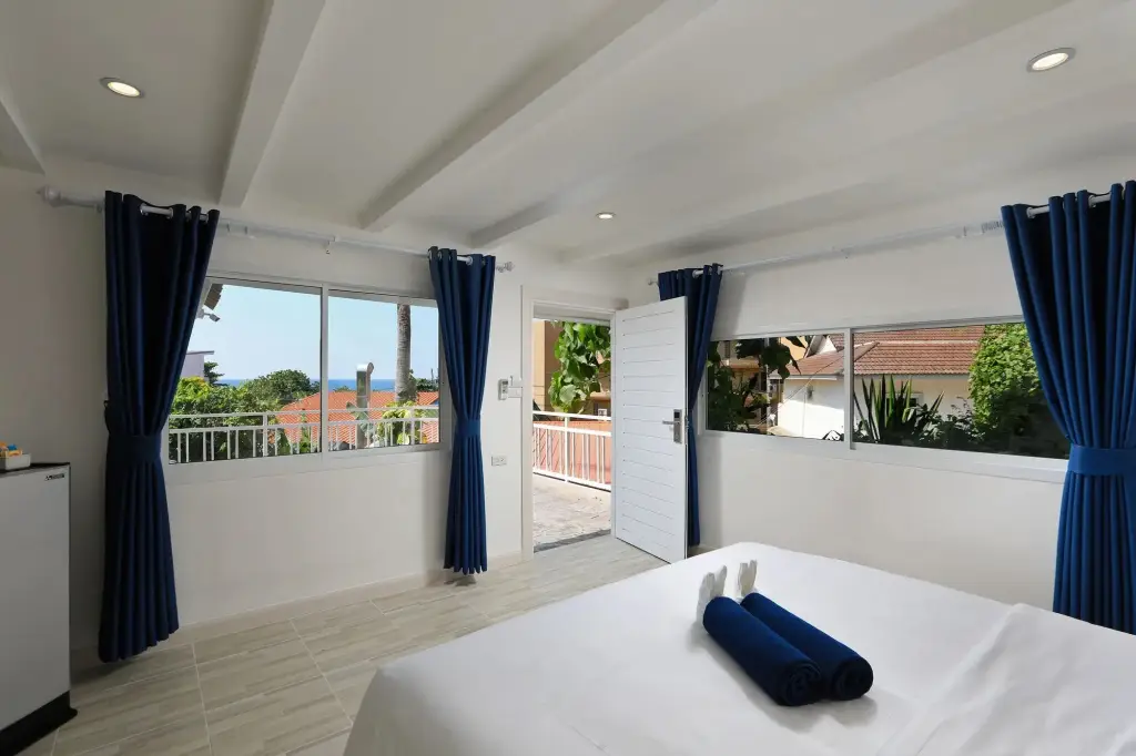 Муанг: Kata White Villas