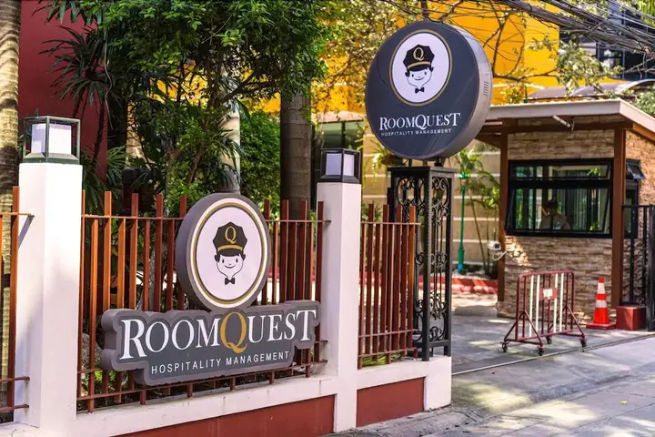 Бангкок: RoomQuest Thonglor
