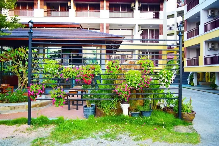 Фантон: Nantharom Hotel and Restaurant
