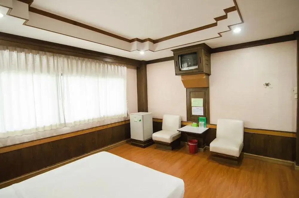 Кхлонг-Луанг: Boss Hotel