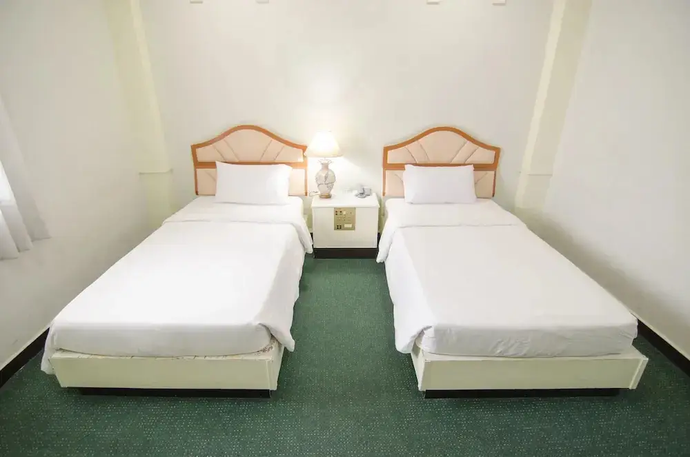 Кхлонг-Луанг: Boss Hotel