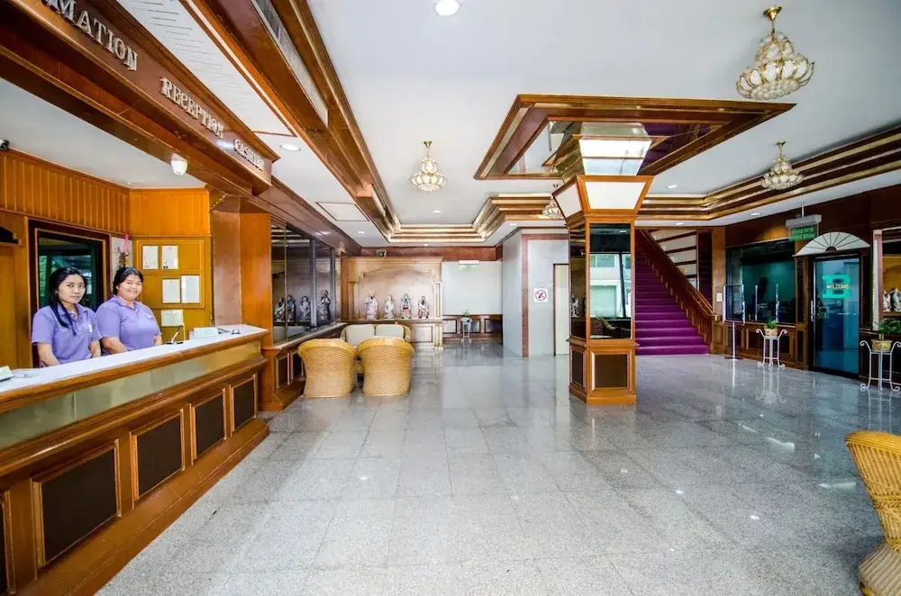 Кхлонг-Луанг: Boss Hotel