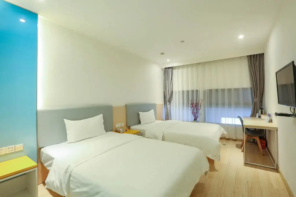 Чунцин: 7 Days Inn (Chongqing Longtousi North Square of North Railway Station)