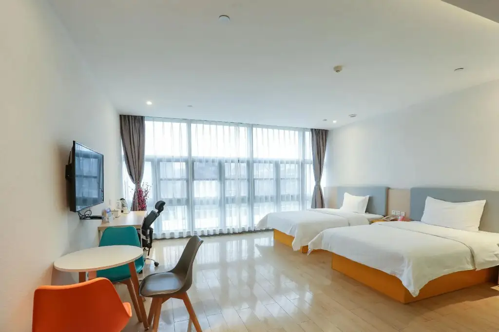 Чунцин: 7 Days Inn (Chongqing Longtousi North Square of North Railway Station)