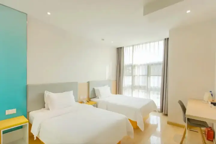 Чунцин: 7 Days Inn (Chongqing Longtousi North Square of North Railway Station)