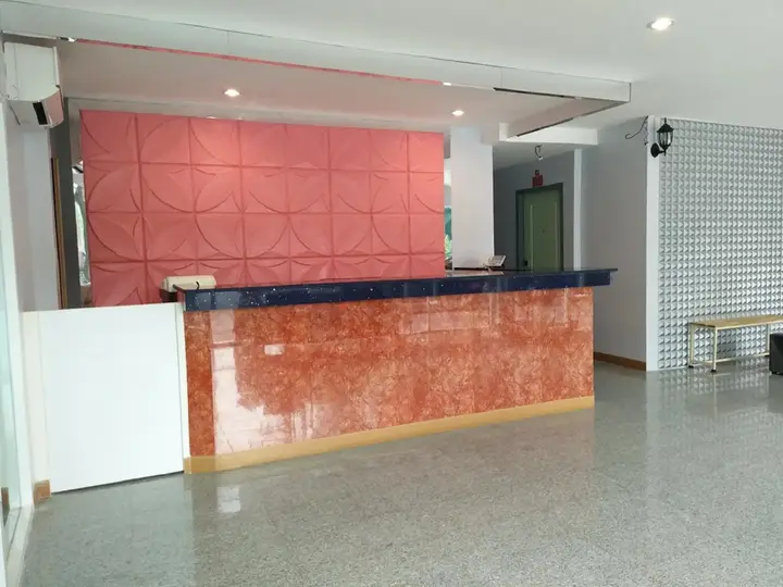Бангкок: BIRD Room Hotel