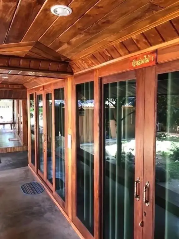 Лансака: Rerncher Resort