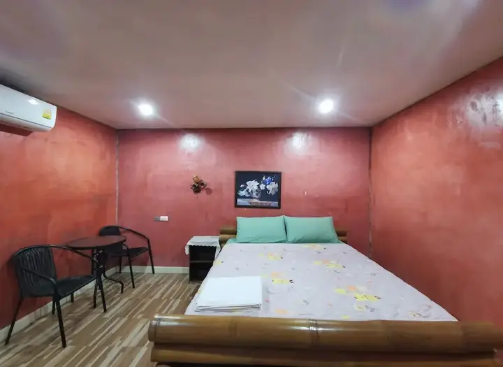 Сирача: Lek Homestay