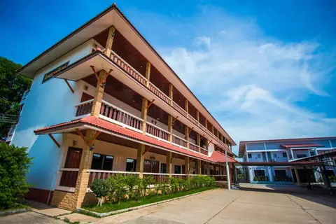 Nakarin Hotel — фото 1
