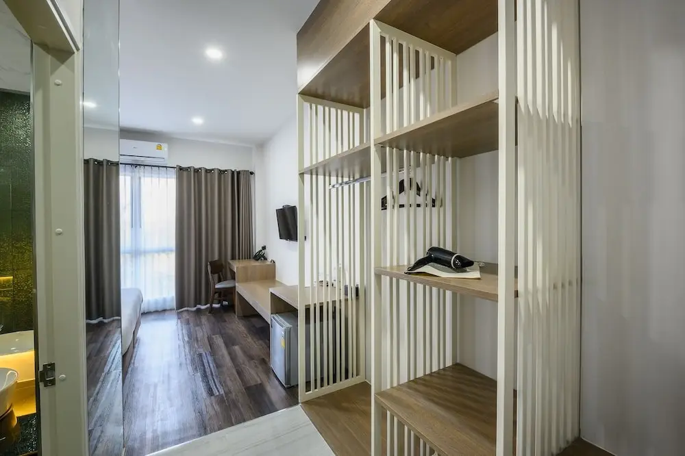 Лоэй: The Vienna Place Hotel