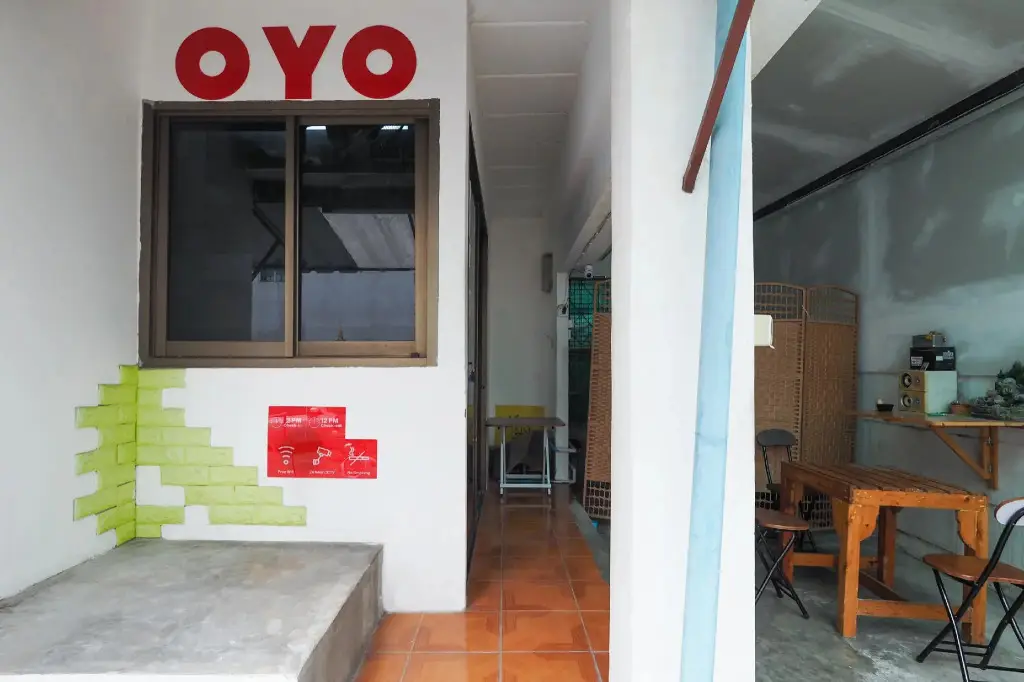 Бангкок: OYO 550 Happyland Guesthouse