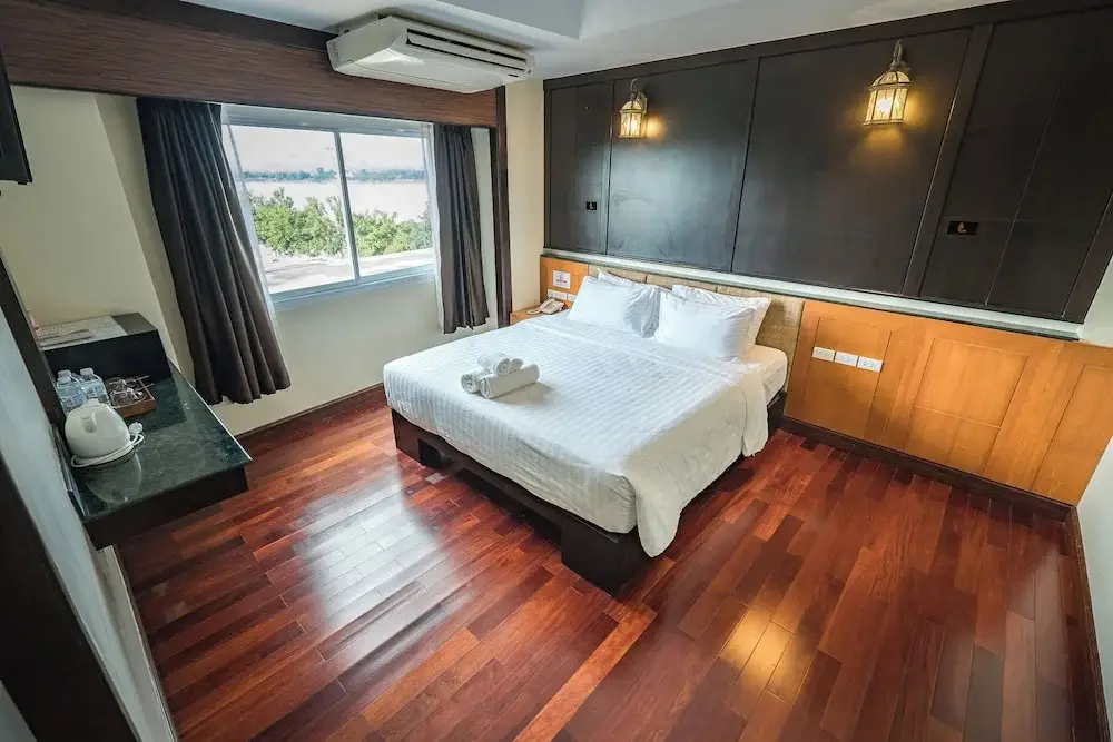 Нахон Фаном: Landmark Nakhon Phanom Hotel