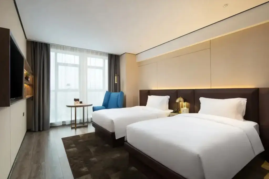Ухань: Echarm Plus Hotel (Wuhan Donghu College Dahualing Subway Station)